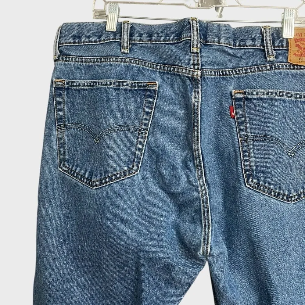Levi's Men's 505 Regular Fit Non-Stretch Jeans Size 40x30 Medium Wash Streetwear